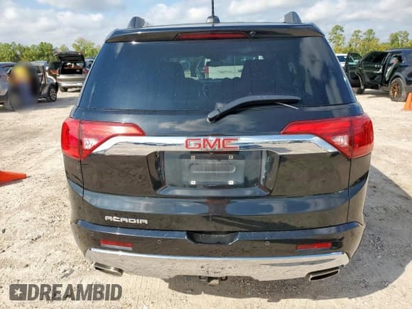 ✅ 2017 GMC Acadia Denali • VIN: 1GKKNPLS8HZ305578 • Lot: 90531295. Wystawiony na Copart z przebiegiem 142 575 mil. Bezpłatny archiwum sprzedaży aukcyjnych z USA i szczegółowy raport historii pojazdu na DreamBid. Zdjęcie 6.