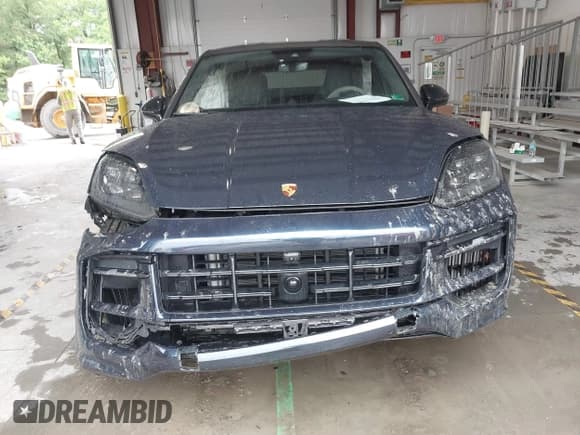 ✅ 2024 Porsche Cayenne • VIN: WP1BA2AY3RDA52863 • Lot: 42317622. Listed on IAAI with Not provided. Free auction sales archive from the USA and detailed vehicle history report at DreamBid. Image 12.