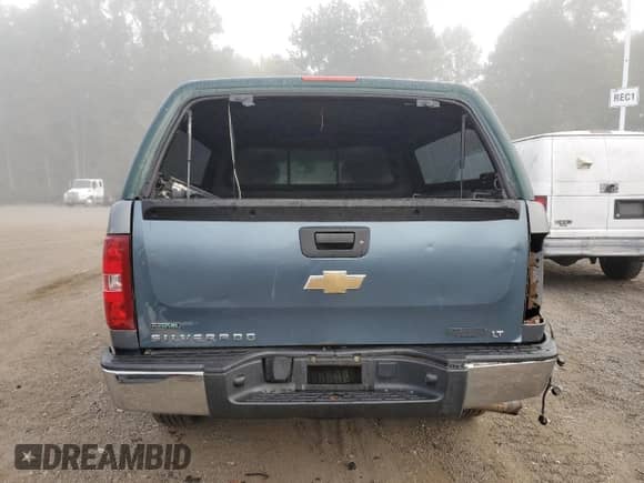 2011 Chevrolet Silverado 1500 LT z VIN 1GCRKSE33BZ370261, wystawiony jako Copart lot #84902345 z przebiegiem 207 304 mil mil oraz Szkoda całkowita • Salvage title. Historia ofert i sprzedaży dostępna na DreamBid. Obrazek 6.