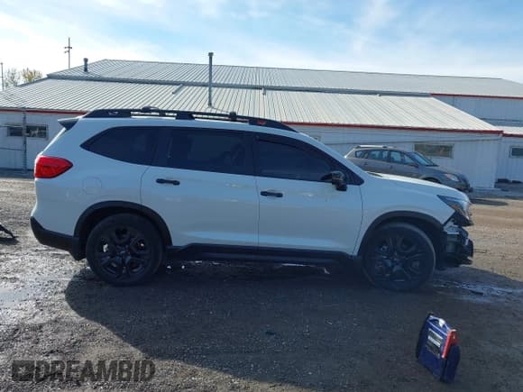 ✅ 2023 Subaru Ascent Onyx Limited • VIN: 4S4WMAKD7P3443190 • Lot: 43569722. Wystawiony na IAAI z przebiegiem 14 115 mil. Bezpłatny archiwum sprzedaży aukcyjnych z USA i szczegółowy raport historii pojazdu na DreamBid. Zdjęcie 14.