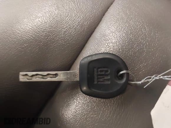 ✅ 2020 Chevrolet Express Cargo • VIN: 1GCWGAFP8L1275209 • Lot: 42763199. Listed on IAAI with 133,079 mi. Free auction sales archive from the USA and detailed vehicle history report at DreamBid. Image 11.