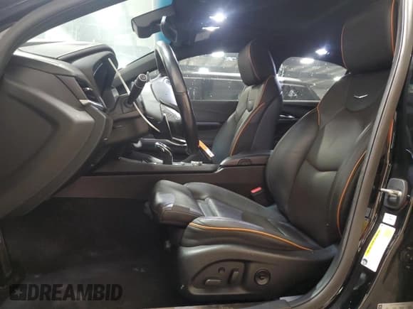 ✅ 2020 Cadillac CT4 V-Series • VIN: 1G6DH5RL2L0154057 • Lot: 89865435. Wystawiony na Copart z przebiegiem 47 185 mil. Bezpłatny archiwum sprzedaży aukcyjnych z USA i szczegółowy raport historii pojazdu na DreamBid. Zdjęcie 7.