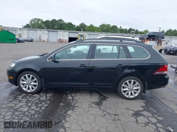 ✅ 2014 Volkswagen Jetta TDI w/Sunroof & Nav • VIN: 3VWPL7AJ9EM609661 • Lot: 42600438. Listed on IAAI with 105,958 mi. Free auction sales archive from the USA and detailed vehicle history report at DreamBid. Image 14.
