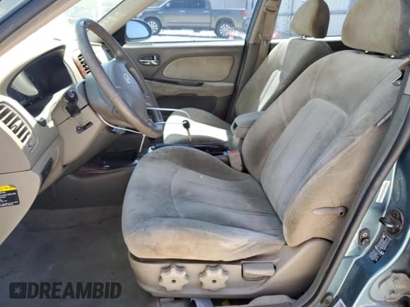 ✅ 2004 Hyundai Sonata GLS • VIN: KMHWF35HX4A990563 • Lot: 66352115. Listed on Copart with 201,382 mi. Free auction sales archive from the USA and detailed vehicle history report at DreamBid. Image 7.