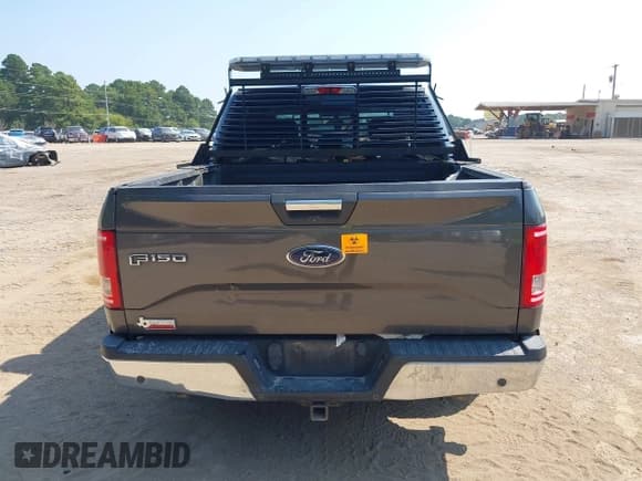 ✅ 2017 Ford F-150 XL • VIN: 1FTEW1CP7HKE10281 • Lot: 43227084. Wystawiony na IAAI z przebiegiem Nie podano. Bezpłatny archiwum sprzedaży aukcyjnych z USA i szczegółowy raport historii pojazdu na DreamBid. Zdjęcie 17.
