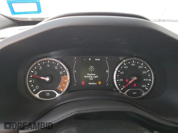 ✅ 2023 Jeep Renegade Latitude • VIN: ZACNJDB18PPP18462 • Лот: 87288275. Опубликован ранее на Copart с пробегом 19 442 миль. Бесплатный доступ к архиву аукционных продаж из США и подробный отчёт об истории автомобиля на DreamBid. Изображение 9.