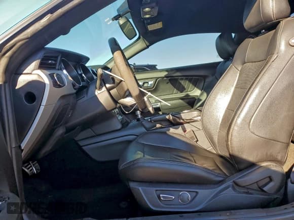 ✅ 2016 Ford Mustang EcoBoost Premium • VIN: 1FA6P8THXG5200604 • Лот: 94670245. Опубликован ранее на Copart с пробегом 70 110 миль. Бесплатный доступ к архиву аукционных продаж из США и подробный отчёт об истории автомобиля на DreamBid. Изображение 7.