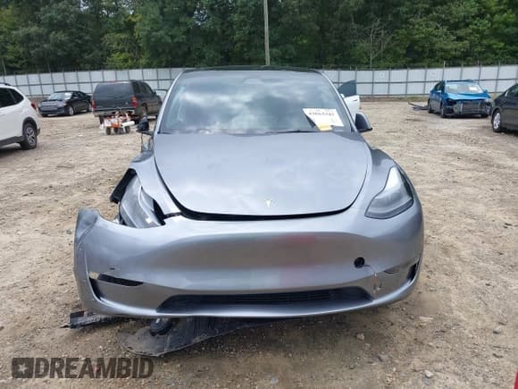 ✅ 2025 Tesla Model Y Long Range • VIN: 7SAYGDED0SA345552 • Лот: 43063341. Опубликован ранее на IAAI с пробегом 21 396 миль. Бесплатный доступ к архиву аукционных продаж из США и подробный отчёт об истории автомобиля на DreamBid. Изображение 12.