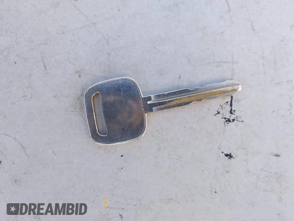 ✅ 1994 Toyota Camry LE • VIN: JT2SK12E0R0268022 • Лот: 43723142. Опубликован ранее на IAAI с пробегом 142 942 миль. Бесплатный доступ к архиву аукционных продаж из США и подробный отчёт об истории автомобиля на DreamBid. Изображение 11.