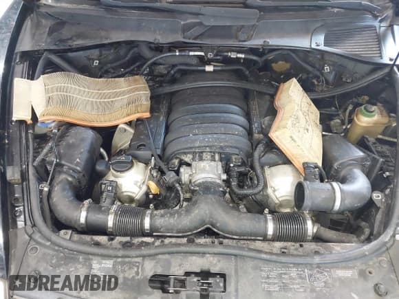 ✅ 2009 Porsche Cayenne GTS • VIN: WP1AD29P49LA60300 • Lot: 42848611. Wystawiony na IAAI z przebiegiem Nie podano. Bezpłatny archiwum sprzedaży aukcyjnych z USA i szczegółowy raport historii pojazdu na DreamBid. Zdjęcie 10.