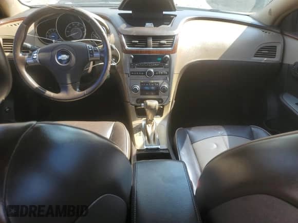 ✅ 2009 Chevrolet Malibu LTZ • VIN: 1G1ZK57B69F109930 • Lot: 68451635. Wystawiony na Copart z przebiegiem 204 965 mil mil. Skorzystaj z bezpłatnego archiwum sprzedaży aukcyjnych z USA i zobacz szczegółowy raport historii pojazdu na DreamBid. Zdjęcie 8.