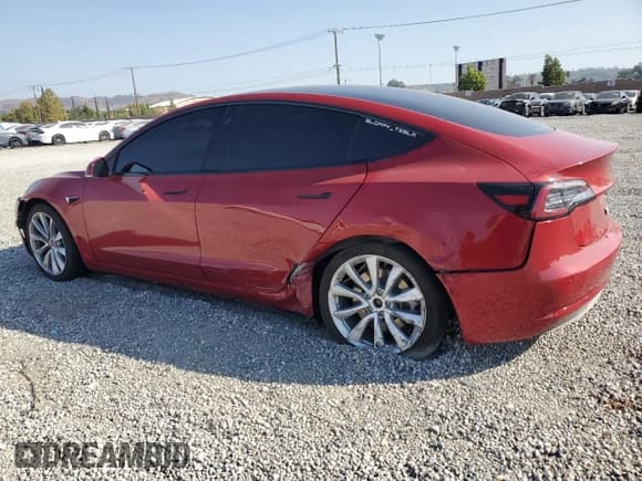 ✅ 2018 Tesla Model 3 Long Range Battery • VIN: 5YJ3E1EB1JF135246 • Lot: 86125325. Wystawiony na Copart z przebiegiem 47 901 mil. Bezpłatny archiwum sprzedaży aukcyjnych z USA i szczegółowy raport historii pojazdu na DreamBid. Zdjęcie 2.