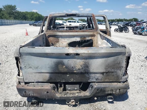 ✅ 2021 Ram 1500 Warlock • VIN: 1C6RR7GT2MS571934 • Lot: 69695745. Wystawiony na Copart z przebiegiem Nie podano. Bezpłatny archiwum sprzedaży aukcyjnych z USA i szczegółowy raport historii pojazdu na DreamBid. Zdjęcie 6.