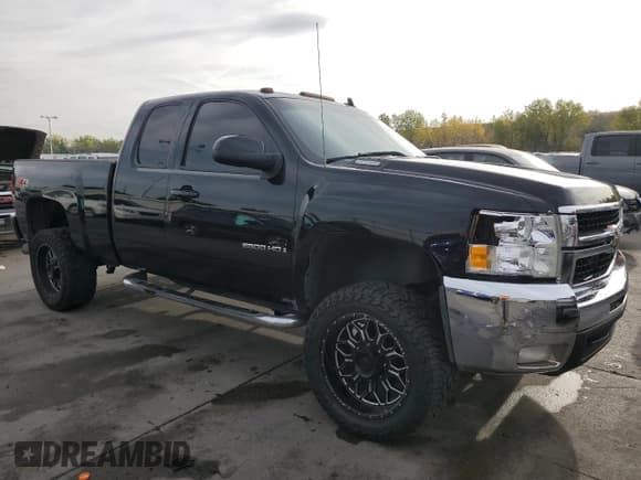 ✅ 2008 Chevrolet Silverado 2500HD 1LT • VIN: 1GCHK29678E155675 • Lot: 74595684. Wystawiony na Copart z przebiegiem 206 055 mil. Bezpłatny archiwum sprzedaży aukcyjnych z USA i szczegółowy raport historii pojazdu na DreamBid. Zdjęcie 4.