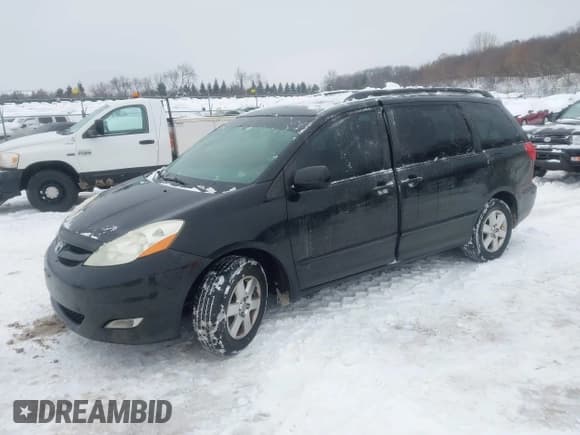 ✅ 2010 Toyota Sienna XLE Limited • VIN: 5TDYK4CC9AS311807 • Lot: 43827703. Wystawiony na IAAI z przebiegiem 234 992 mil. Bezpłatny archiwum sprzedaży aukcyjnych z USA i szczegółowy raport historii pojazdu na DreamBid. Zdjęcie 17.