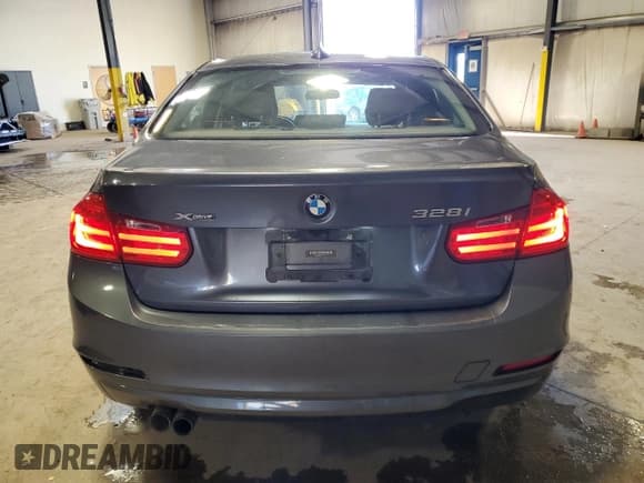 ✅ 2015 BMW 3 Series 328i xDrive • VIN: WBA3B5C59FF961176 • Лот: 89919765. Опубликован ранее на Copart с пробегом 104 248 миль. Бесплатный доступ к архиву аукционных продаж из США и подробный отчёт об истории автомобиля на DreamBid. Изображение 6.