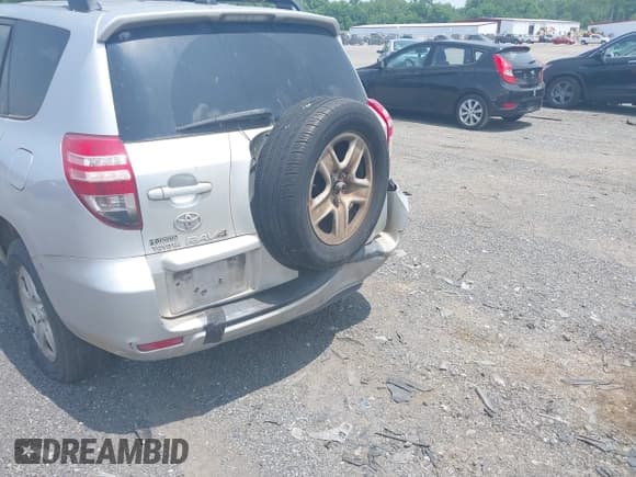 ✅ 2010 Toyota RAV4 • VIN: 2T3ZK4DV9AW005824 • Лот: 42421869. Опубликован ранее на IAAI с пробегом 204 430 миль. Бесплатный доступ к архиву аукционных продаж из США и подробный отчёт об истории автомобиля на DreamBid. Изображение 6.