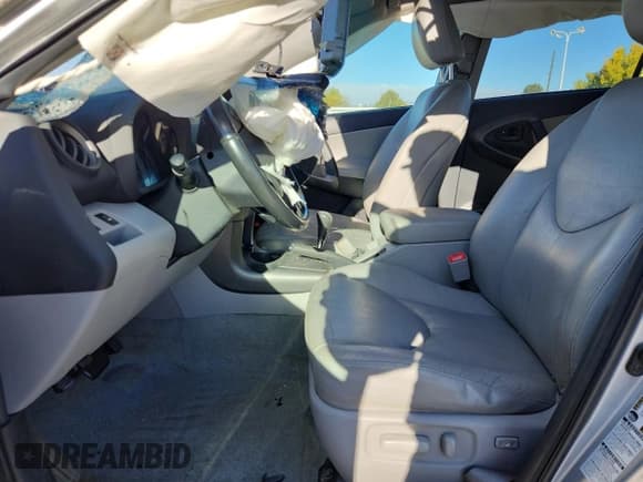 ✅ 2011 Toyota RAV4 Limited • VIN: 2T3DK4DV2BW047280 • Lot: 87296515. Listed on Copart with 157,381 mi. Free auction sales archive from the USA and detailed vehicle history report at DreamBid. Image 7.