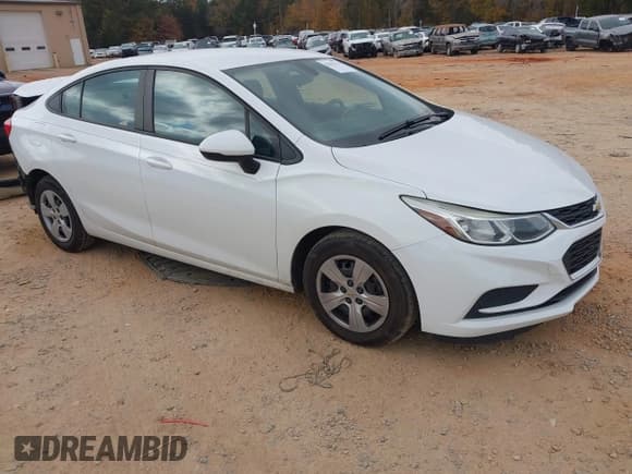 ✅ 2018 Chevrolet Cruze LS • VIN: 1G1BC5SM8J7149528 • Лот: 43655313. Опубликован ранее на IAAI с пробегом 114 017 миль. Бесплатный доступ к архиву аукционных продаж из США и подробный отчёт об истории автомобиля на DreamBid. Изображение 1.