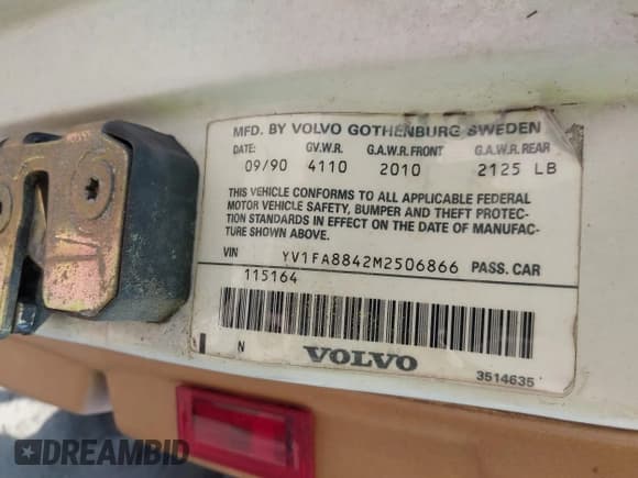 ✅ 1991 Volvo 740 • VIN: YV1FA8842M2506866 • Lot: 42076046. Wystawiony na IAAI z przebiegiem 126 781 mil. Bezpłatny archiwum sprzedaży aukcyjnych z USA i szczegółowy raport historii pojazdu na DreamBid. Zdjęcie 9.