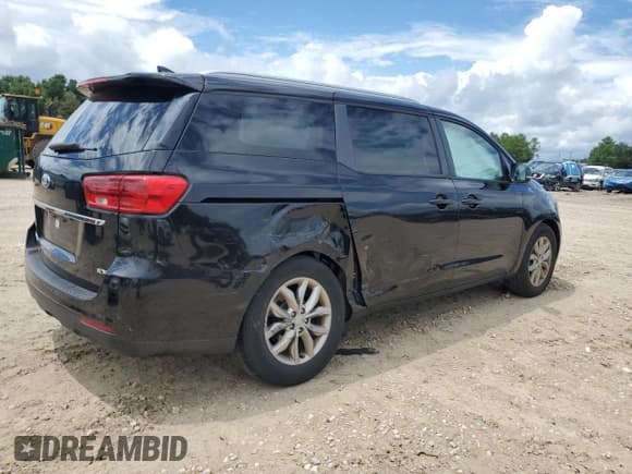 ✅ 2020 Kia Sedona LX • VIN: KNDMB5C11L6578140 • Lot: 65922345. Wystawiony na Copart z przebiegiem 61 484 mil. Bezpłatny archiwum sprzedaży aukcyjnych z USA i szczegółowy raport historii pojazdu na DreamBid. Zdjęcie 3.
