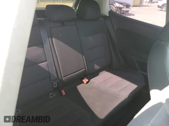 ✅ 2011 Volkswagen Golf • VIN: WVWAB7AJ7BW215681 • Lot: 59625345. Wystawiony na Copart z przebiegiem 137 163 mil. Bezpłatny archiwum sprzedaży aukcyjnych z USA i szczegółowy raport historii pojazdu na DreamBid. Zdjęcie 10.