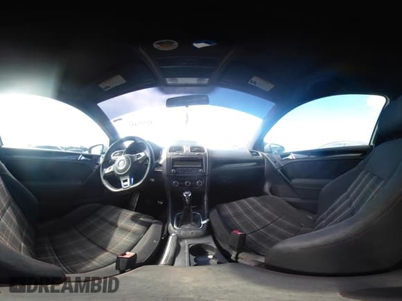 ✅ 2011 Volkswagen Golf GTI w/Sunroof • VIN: WVWEV7AJXBW124106 • Лот: 42757337. Опубликован ранее на IAAI с пробегом 155 019 миль. Бесплатный доступ к архиву аукционных продаж из США и подробный отчёт об истории автомобиля на DreamBid. Изображение 18.