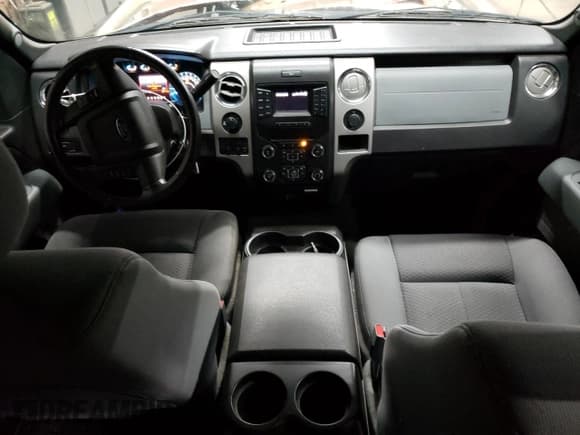 ✅ 2013 Ford F-150 XL • VIN: 1FTFW1EF0DFC18728 • Lot: 60297595. Wystawiony na Copart z przebiegiem Nie podano. Bezpłatny archiwum sprzedaży aukcyjnych z USA i szczegółowy raport historii pojazdu na DreamBid. Zdjęcie 8.