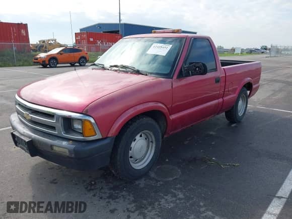 1994 Chevrolet S-10 with VIN 1GCCS1447R8110780, listed as a IAAI auction lot 42418451 with 157,915 mi miles and . Bid and sale history available at DreamBid. Image 2.