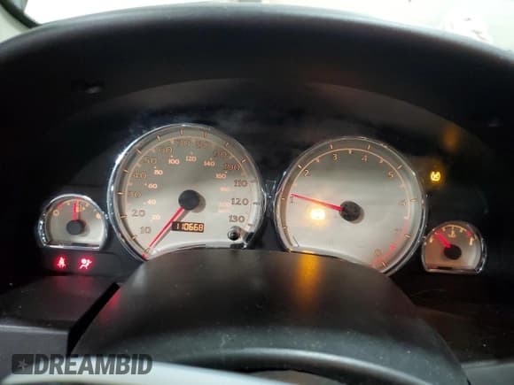 ✅ 2005 Saturn VUE • VIN: 5GZCZ53465S861384 • Lot: 46280275. Wystawiony na Copart z przebiegiem 110 668 mil. Bezpłatny archiwum sprzedaży aukcyjnych z USA i szczegółowy raport historii pojazdu na DreamBid. Zdjęcie 9.