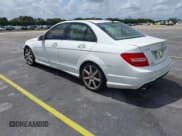 ✅ 2014 Mercedes-Benz C 250 Sport • VIN: WDDGF4HB0EG255701 • Lot: 42213602. Wystawiony na IAAI z przebiegiem 107 102 mil. Bezpłatny archiwum sprzedaży aukcyjnych z USA i szczegółowy raport historii pojazdu na DreamBid. Zdjęcie 3.