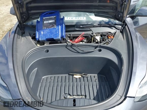 ✅ 2023 Tesla Model 3 • VIN: 5YJ3E1EA4PF515844 • Lot: 42321123. Wystawiony na IAAI z przebiegiem 46 683 mil. Bezpłatny archiwum sprzedaży aukcyjnych z USA i szczegółowy raport historii pojazdu na DreamBid. Zdjęcie 10.