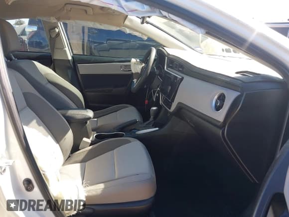 ✅ 2017 Toyota Corolla L • VIN: 5YFBURHE0HP667704 • Lot: 43565227. Wystawiony na IAAI z przebiegiem 135 750 mil. Bezpłatny archiwum sprzedaży aukcyjnych z USA i szczegółowy raport historii pojazdu na DreamBid. Zdjęcie 5.