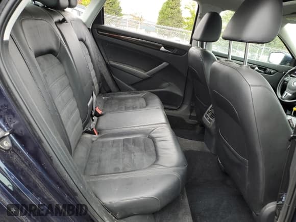 ✅ 2014 Volkswagen Passat SEL Premium • VIN: 1VWCN7A37EC008695 • Lot: 84973355. Listed on Copart with Not provided. Free auction sales archive from the USA and detailed vehicle history report at DreamBid. Image 10.