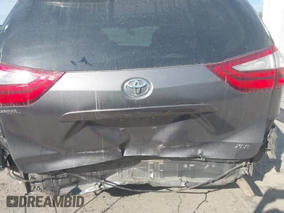 ✅ 2017 Toyota Sienna XLE Auto Access Seat • VIN: 5TDYZ3DC4HS781421 • Лот: 43154484. Опубликован ранее на IAAI с пробегом 153 222 миль. Бесплатный доступ к архиву аукционных продаж из США и подробный отчёт об истории автомобиля на DreamBid. Изображение 6.