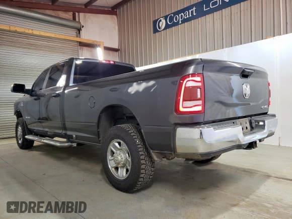 ✅ 2022 Ram 2500 Tradesman • VIN: 3C6UR5HLXNG155068 • Lot: 84618345. Listed on Copart with 125,597 mi. Free auction sales archive from the USA and detailed vehicle history report at DreamBid. Image 2.