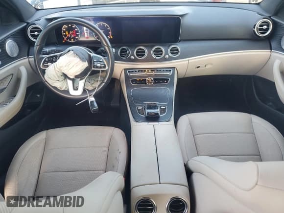 ✅ 2019 Mercedes-Benz E 450 • VIN: WDDZH6JBXKA663095 • Lot: 81369044. Listed on Copart with 43,455 mi. Free auction sales archive from the USA and detailed vehicle history report at DreamBid. Image 8.