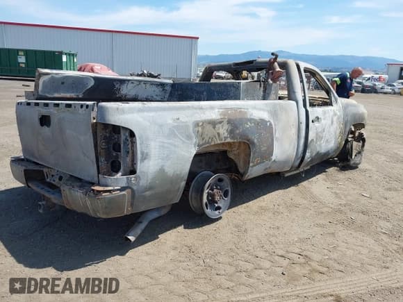 ✅ 2007 Chevrolet Silverado 2500HD 1LT • VIN: 1GCHC24K57E511749 • Лот: 42647121. Опубликован ранее на IAAI с пробегом Не указан. Бесплатный доступ к архиву аукционных продаж из США и подробный отчёт об истории автомобиля на DreamBid. Изображение 4.