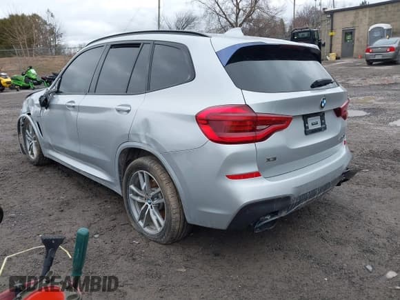 ✅ 2018 BMW X3 M40i • VIN: 5UXTS3C56J0Z02359 • Lot: 41802112. Wystawiony na IAAI z przebiegiem 82 104 mil. Bezpłatny archiwum sprzedaży aukcyjnych z USA i szczegółowy raport historii pojazdu na DreamBid. Zdjęcie 3.