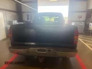 2006 Chevrolet Silverado 1500 LT1 z VIN 1GCEC19V76Z253287, wystawiony jako IAAI lot #43077728 z przebiegiem 140 637 mil mil oraz . Historia ofert i sprzedaży dostępna na DreamBid. Obrazek 1.