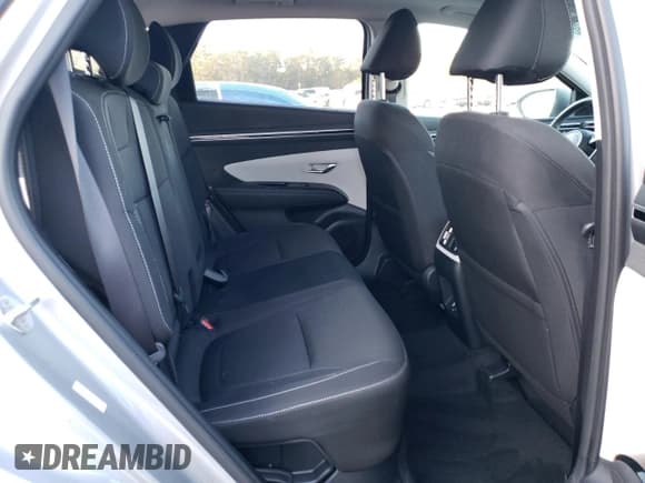 ✅ 2022 Hyundai Tucson SEL Convenience • VIN: KM8JFCA19NU051875 • Lot: 76796364. Wystawiony na Copart z przebiegiem 10 068 mil. Bezpłatny archiwum sprzedaży aukcyjnych z USA i szczegółowy raport historii pojazdu na DreamBid. Zdjęcie 11.