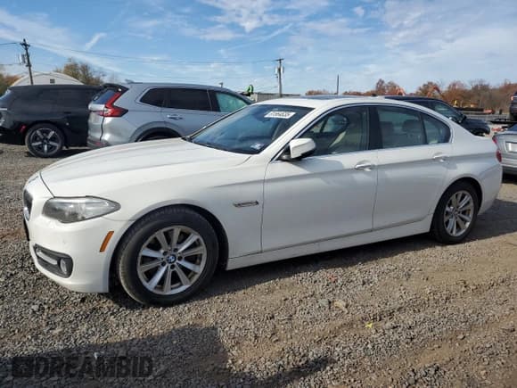 ✅ 2015 BMW 5 Series 528i xDrive • VIN: WBA5A7C53FD624702 • Lot: 91564635. Listed on Copart with 137,197 mi. Free auction sales archive from the USA and detailed vehicle history report at DreamBid. Image 1.