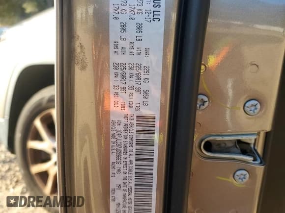 ✅ 2018 Jeep Cherokee Latitude • VIN: 1C4PJLCB7JD596616 • Lot: 91469695. Wystawiony na Copart z przebiegiem 181 426 mil. Bezpłatny archiwum sprzedaży aukcyjnych z USA i szczegółowy raport historii pojazdu na DreamBid. Zdjęcie 13.