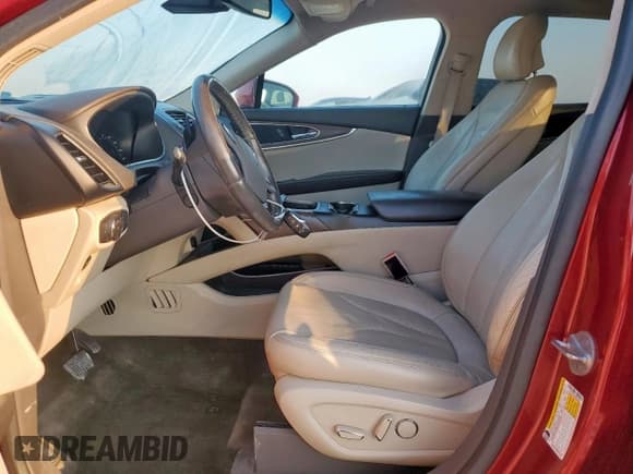 ✅ 2016 Lincoln MKX Reserve • VIN: 2LMTJ6LP0GBL52848 • Lot: 81439535. Wystawiony na Copart z przebiegiem 141 860 mil. Bezpłatny archiwum sprzedaży aukcyjnych z USA i szczegółowy raport historii pojazdu na DreamBid. Zdjęcie 7.