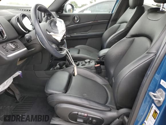 ✅ 2018 MINI Countryman Cooper S • VIN: WMZYT3C32J3D99188 • Lot: 59379945. Wystawiony na Copart z przebiegiem 66 989 mil. Bezpłatny archiwum sprzedaży aukcyjnych z USA i szczegółowy raport historii pojazdu na DreamBid. Zdjęcie 7.