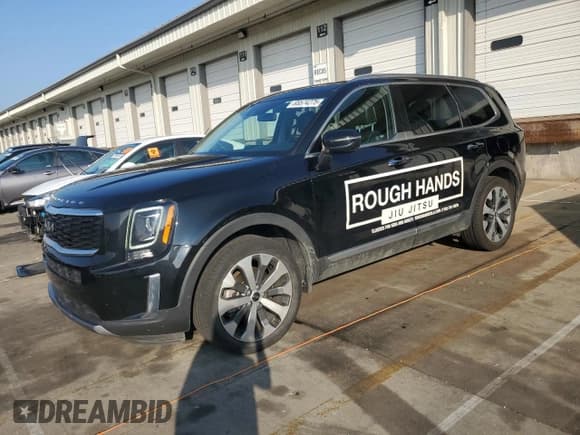 ✅ 2022 Kia Telluride S • VIN: 5XYP64HC2NG258444 • Лот: 65574275. Опубликован ранее на Copart с пробегом 85 678 миль. Бесплатный доступ к архиву аукционных продаж из США и подробный отчёт об истории автомобиля на DreamBid. Изображение 1.