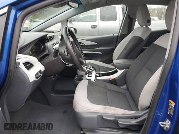 2020 Chevrolet Bolt EV LT z VIN 1G1FY6S07L4143892, wystawiony jako Copart lot #49431684 z przebiegiem 49 287 mil mil oraz . Historia ofert i sprzedaży dostępna na DreamBid. Obrazek 7.