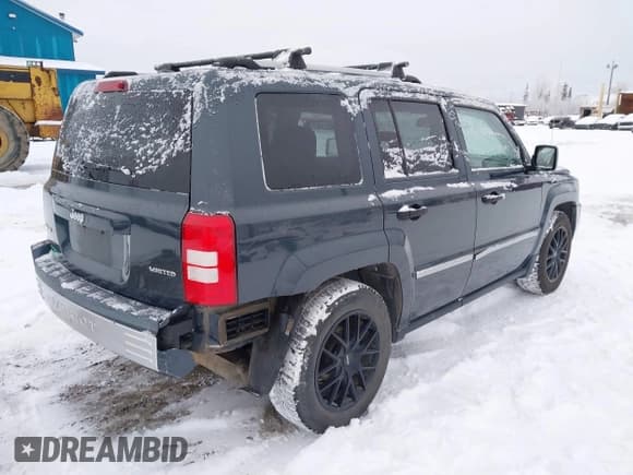 ✅ 2008 Jeep Patriot Limited • VIN: 1J8FF48W78D649087 • Lot: 43618228. Wystawiony na IAAI z przebiegiem 89 406 mil. Bezpłatny archiwum sprzedaży aukcyjnych z USA i szczegółowy raport historii pojazdu na DreamBid. Zdjęcie 4.