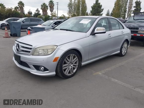 ✅ 2008 Mercedes-Benz C 300 Sport • VIN: WDDGF54X98F097151 • Lot: 43469884. Wystawiony na IAAI z przebiegiem 195 708 mil. Bezpłatny archiwum sprzedaży aukcyjnych z USA i szczegółowy raport historii pojazdu na DreamBid. Zdjęcie 2.