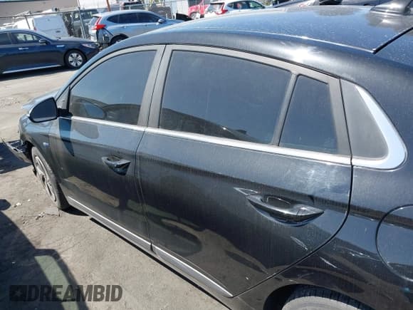 ✅ 2018 Hyundai Ioniq SEL • VIN: KMHC75LC0JU060863 • Lot: 41728492. Wystawiony na IAAI z przebiegiem 80 887 mil. Bezpłatny archiwum sprzedaży aukcyjnych z USA i szczegółowy raport historii pojazdu na DreamBid. Zdjęcie 15.